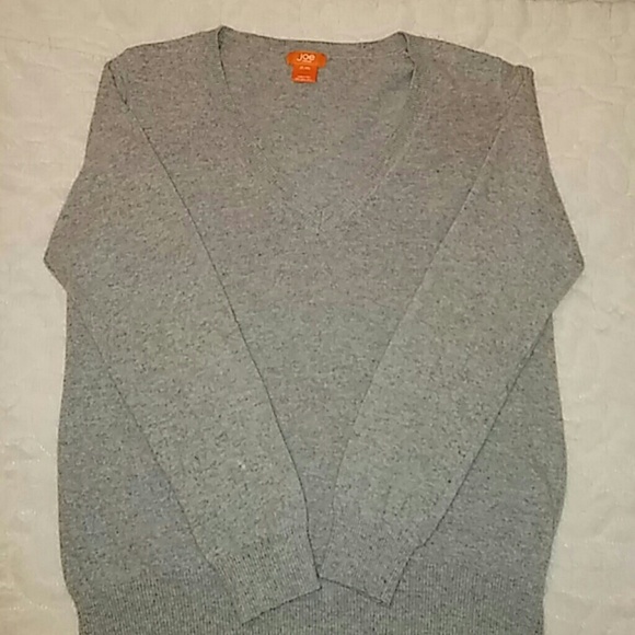 Women's grey v neck sweater - Picture 2 of 4